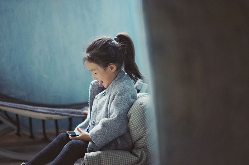5 Ways to Help Kids Navigate Cell Phone Use